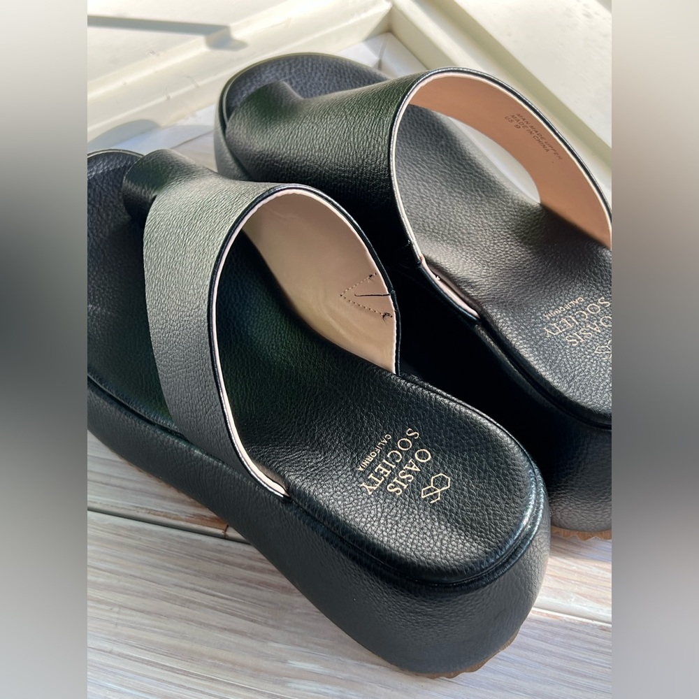 Black platform slip ons slides sandals 9